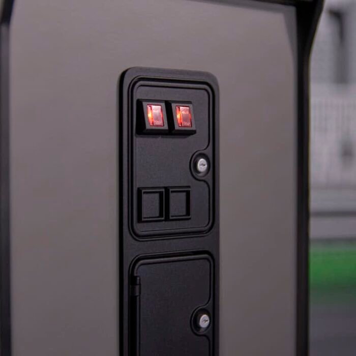 Official Data East: Bad Dudes Vs. DragonNinja Quarter Arcade Collectors Edition - Image 9