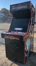 MORTAL KOMBAT 2 ARCADE WITH LOTS OF NEW PARTS-EXTRA SHARP-HEAVY DUTY, COIN OPERATED, COMMERCIAL GRADE WITH FREE PLAY OPTION