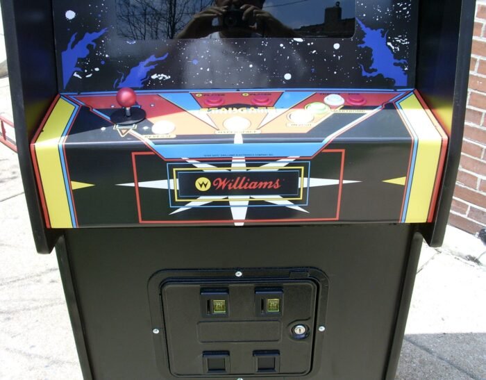 STARGATE ARCADE VIDEO GAME MACHINE WITH LOTS OF NEW PARTS- EXTRA SHARP-HEAVY DUTY, COIN OPERATED, COMMERCIAL GRADE WITH FREE PLAY OPTION - Image 4