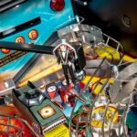 Stern James Bond 007 Premium Pinball Machine - Image 11