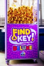 Really Big Crane | Find A Key Deluxe | 500 Prize-Filled Gold Eggs(Included) | Eye-Catching Cabinet | Arcade Crane Claw Machine| - Image 5