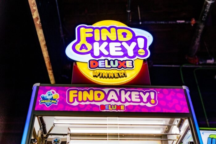 Really Big Crane | Find A Key Deluxe | 500 Prize-Filled Gold Eggs(Included) | Eye-Catching Cabinet | Arcade Crane Claw Machine| - Image 4