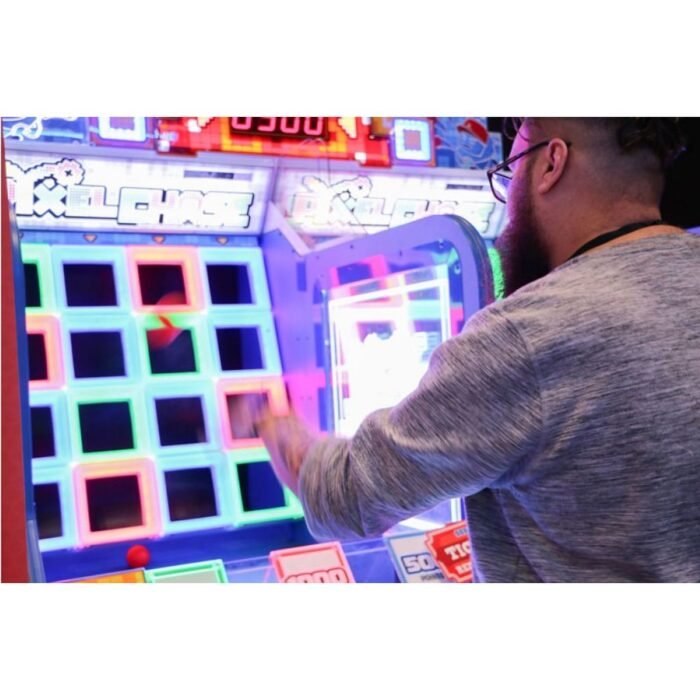 SEGA Arcade Pixel Chase - Image 5