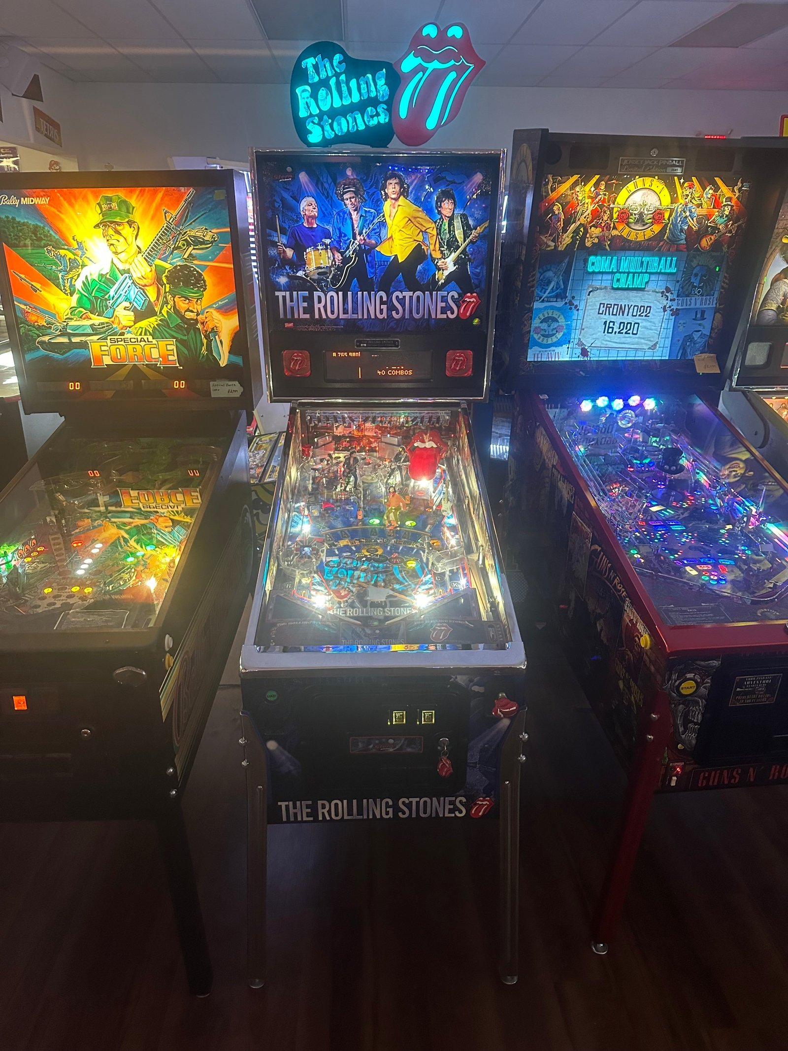 0CA855BA-7D59-4E0D-BA71-54738A4F44A9 Stern Pinball LOADED The Rolling Stones Limited Edition Pinball Machine - Image 1