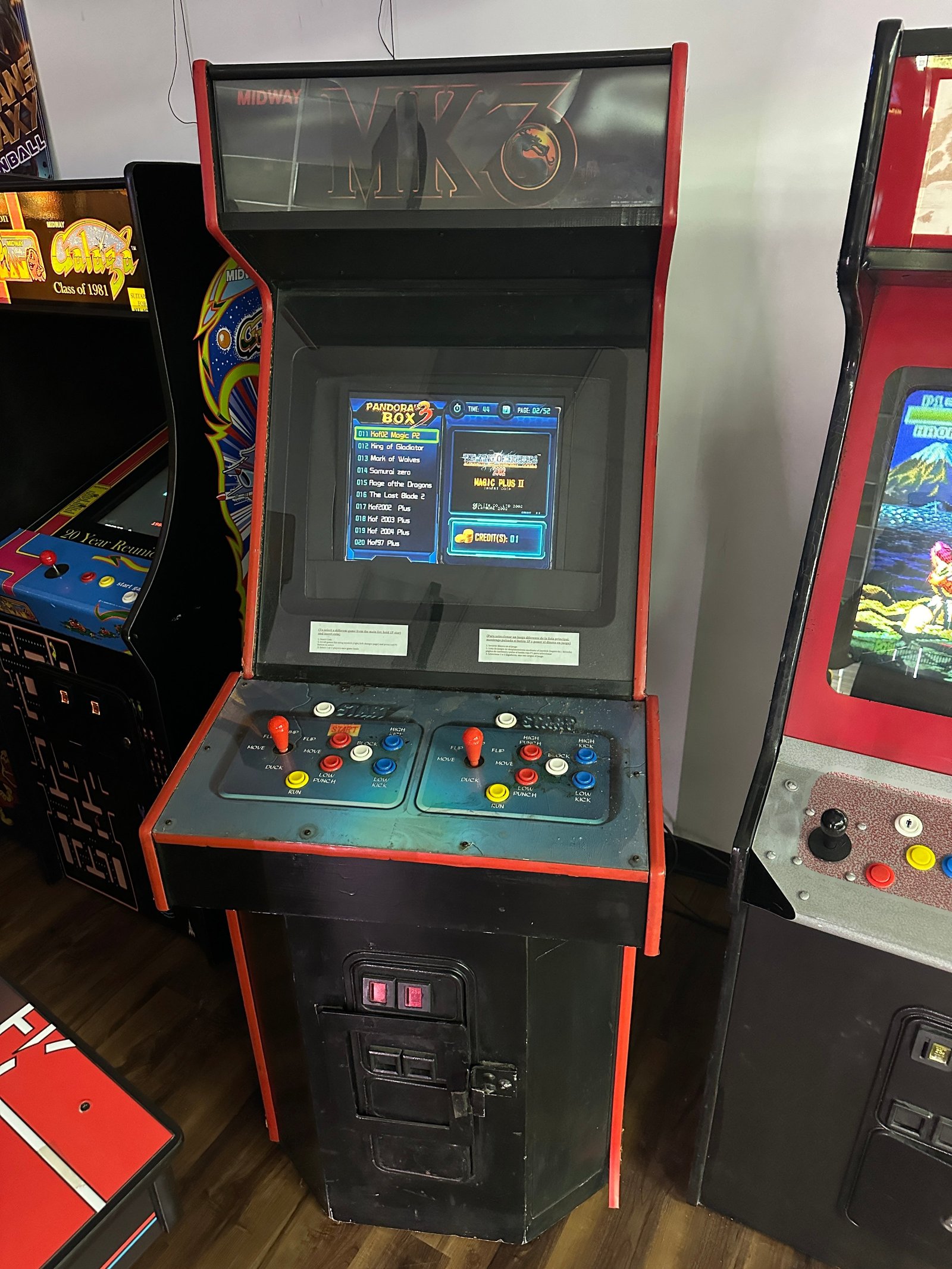 167AE0B3-95E2-4CEB-B1BC-8E002E972361 Mortal Kombat 3 Arcade Game - Image 1