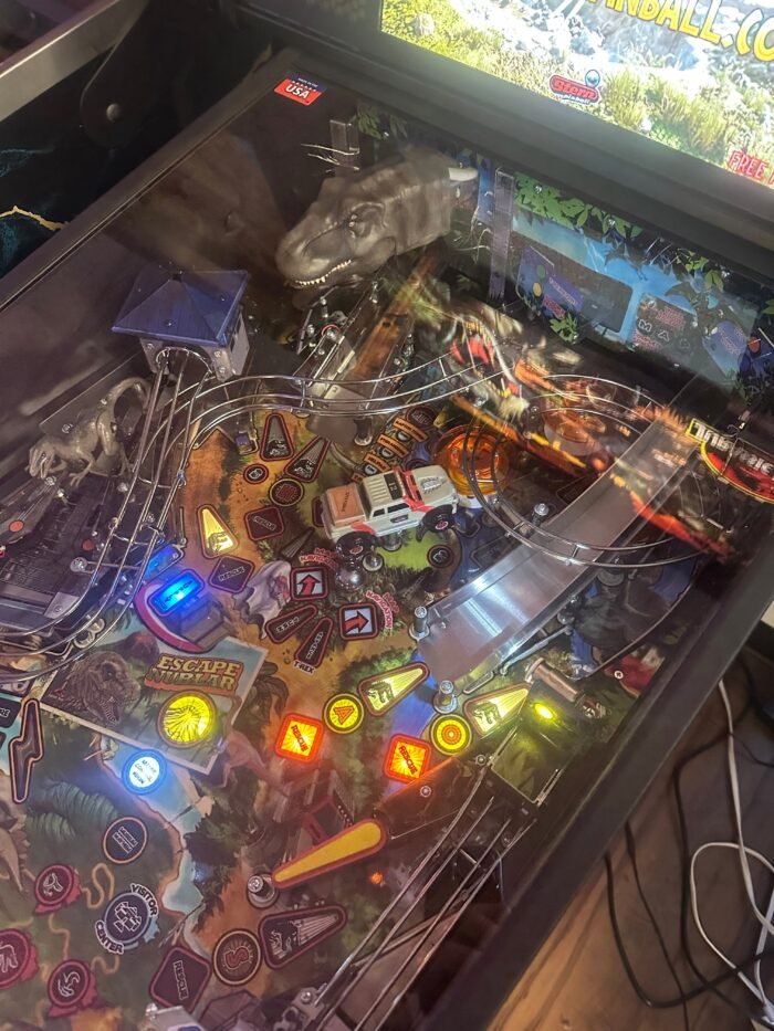 Stern Pinball Jurassic Park Premium Pinball Machine - Image 4