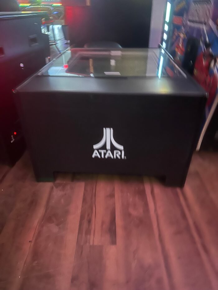 Atari Pong Arcade Coffee Table with 2 Stools - Image 6