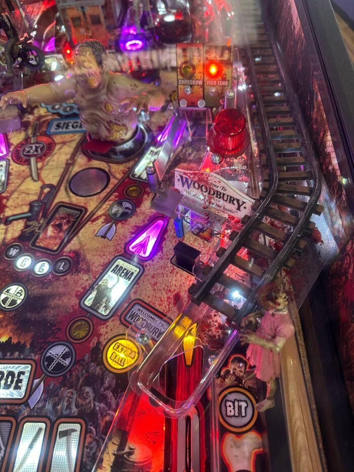 Stern Pinball LOADED The Walking Dead Premium Pinball - Image 15