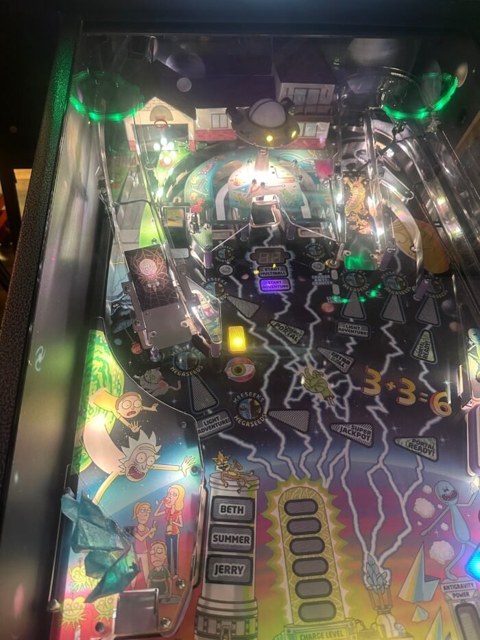 Spooky Pinball Rick and Morty Standard Pinball Machine - Image 10