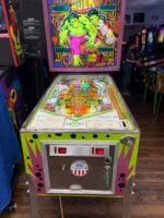 Gottlieb The Incredible Hulk Pinball Machine - Image 2