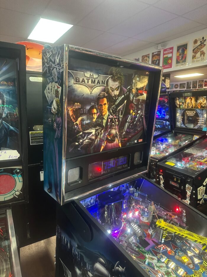 Stern Pinball Batman: The Dark Knight Pinball Machine - Image 2