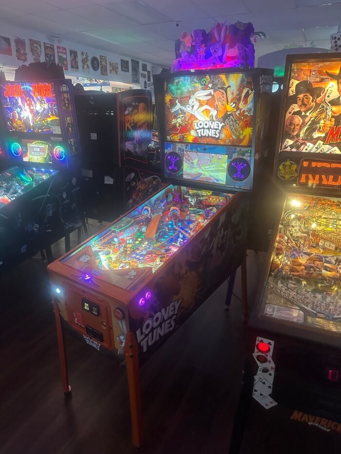 Spooky Pinball Looney Tunes Collectors Edition Pinball Machine - Image 7