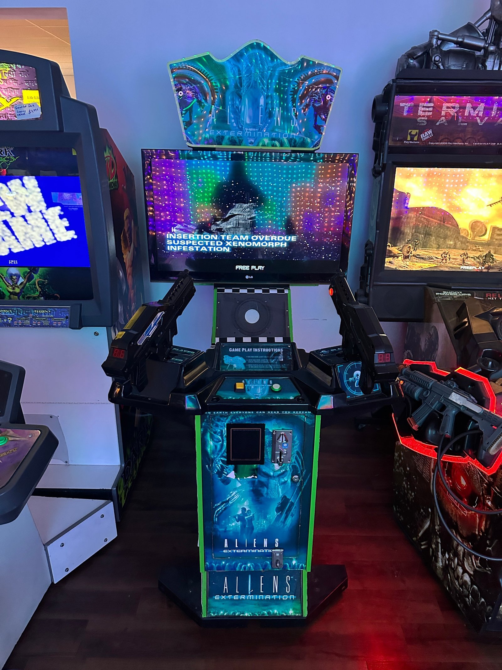 7D9829CE-BC31-4540-8FFB-58179456BEB6 Aliens Extermination Shooting Arcade Game - Image 1