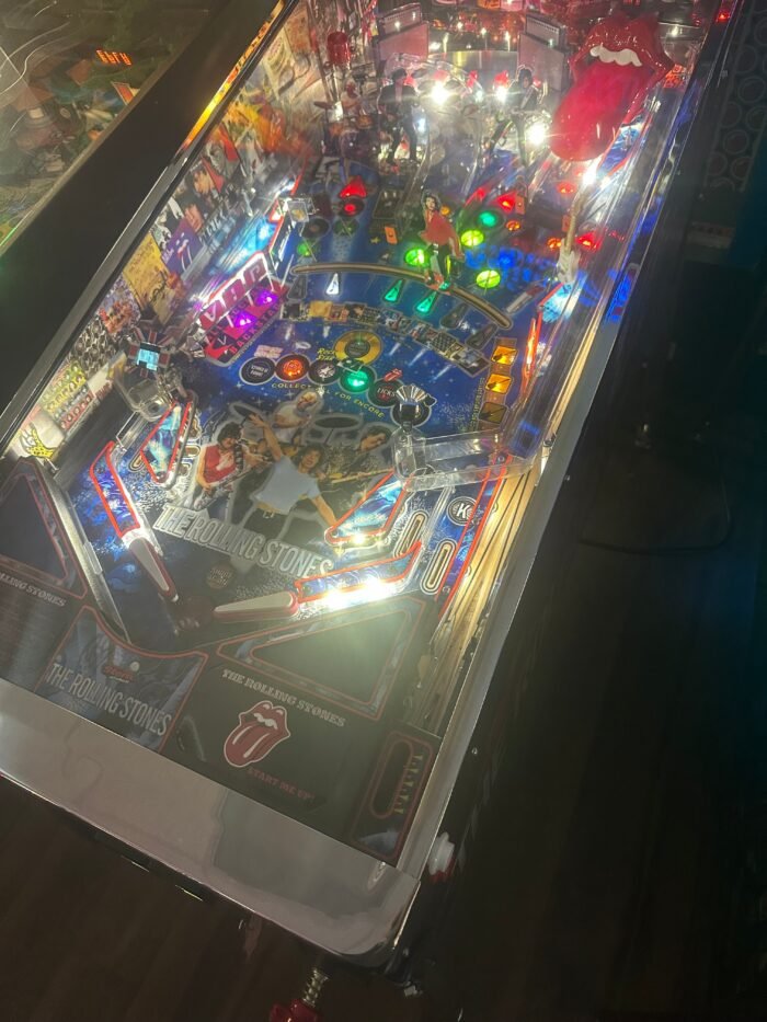 Stern Pinball LOADED The Rolling Stones Limited Edition Pinball Machine - Image 15