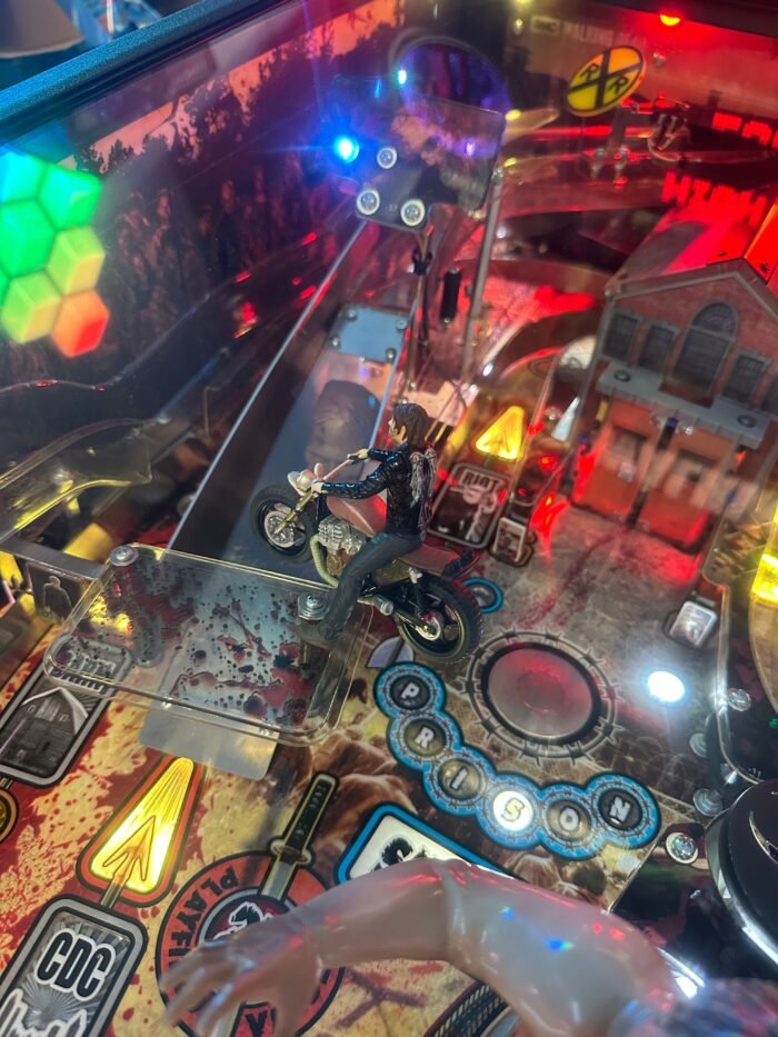 Stern Pinball LOADED The Walking Dead Premium Pinball - Image 7