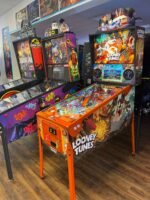Spooky Pinball Looney Tunes Collectors Edition Pinball Machine - Image 5