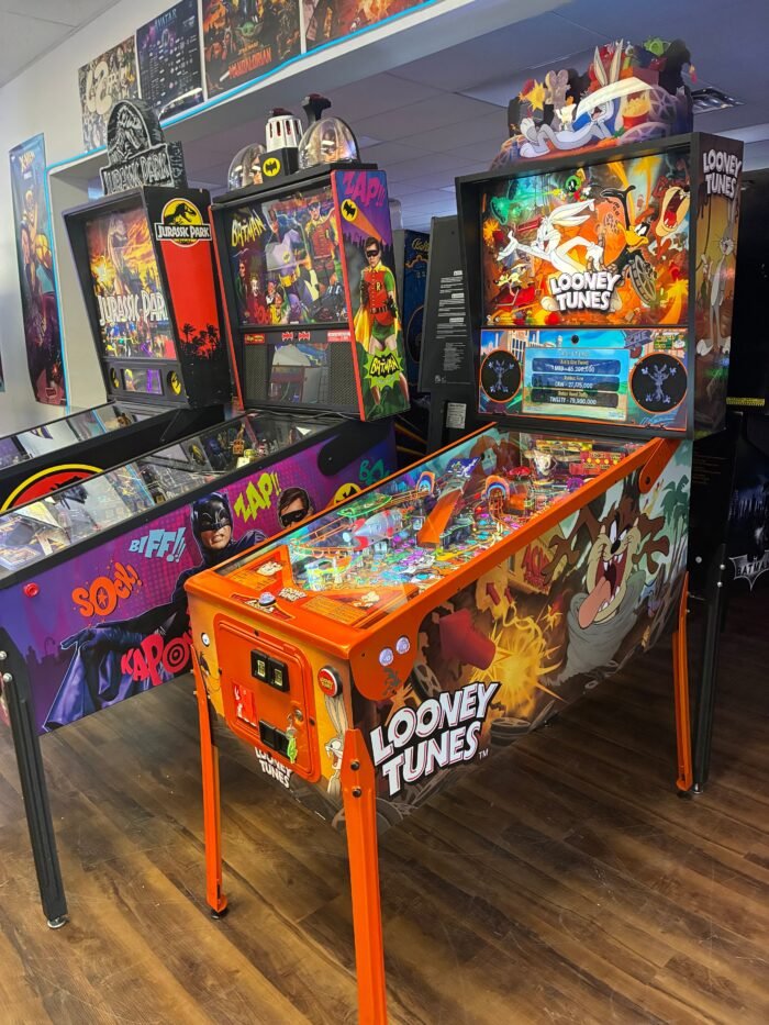 Spooky Pinball Looney Tunes Collectors Edition Pinball Machine - Image 5