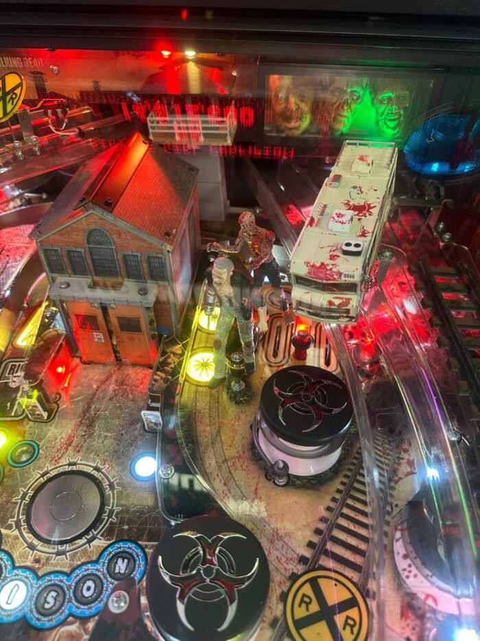 Stern Pinball LOADED The Walking Dead Premium Pinball - Image 5