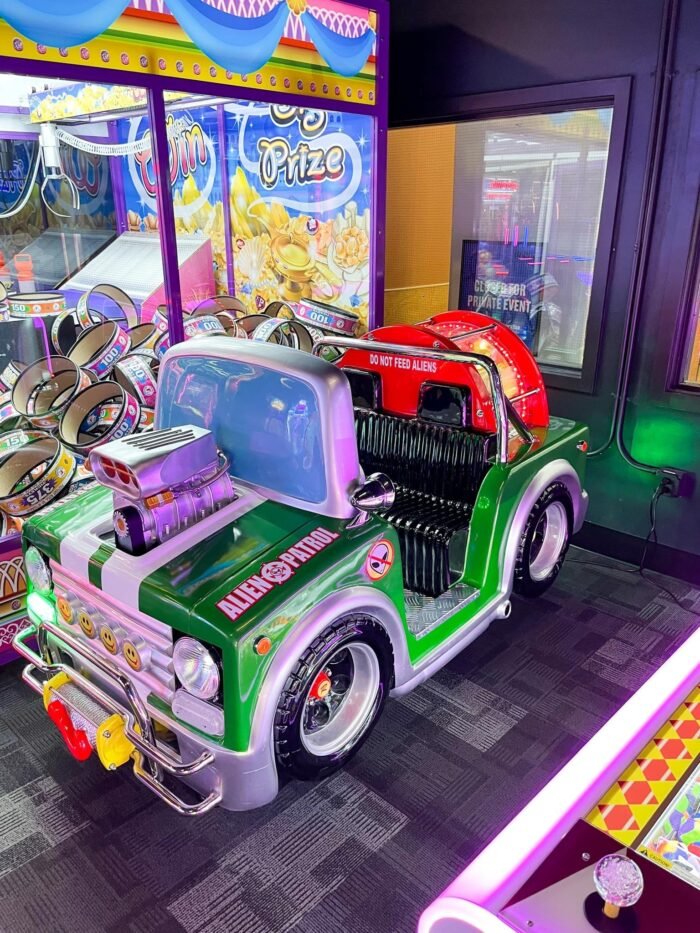 ICE Alien Boogey Patrol Kiddie Ride - Image 3