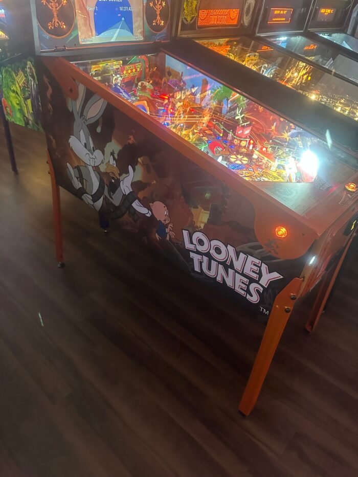 Spooky Pinball Looney Tunes Collectors Edition Pinball Machine - Image 10