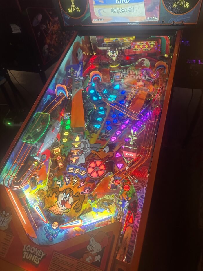 Spooky Pinball Looney Tunes Collectors Edition Pinball Machine - Image 14