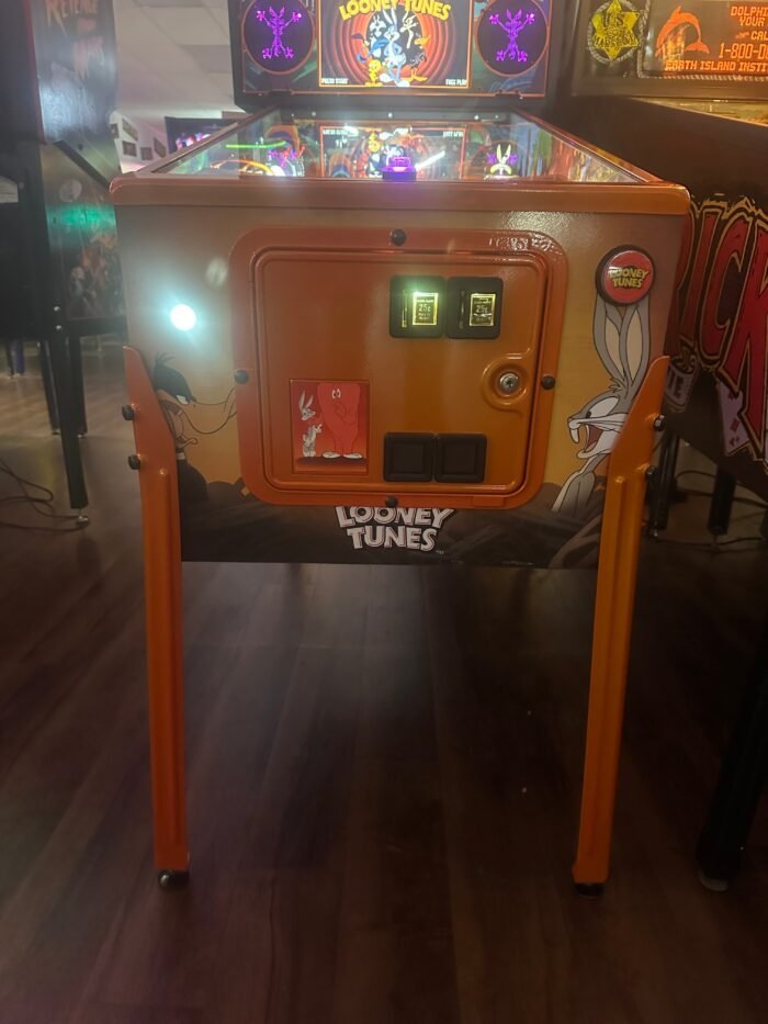 Spooky Pinball Looney Tunes Collectors Edition Pinball Machine - Image 9