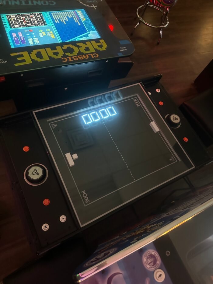 Atari Pong Arcade Coffee Table with 2 Stools - Image 2
