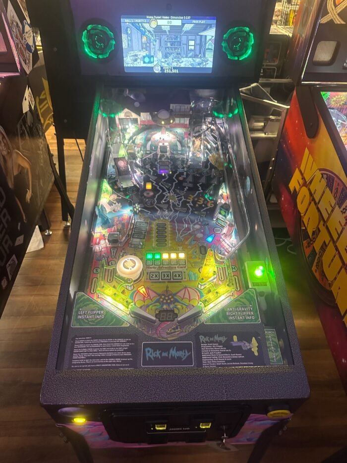 Spooky Pinball Rick and Morty Standard Pinball Machine - Image 9