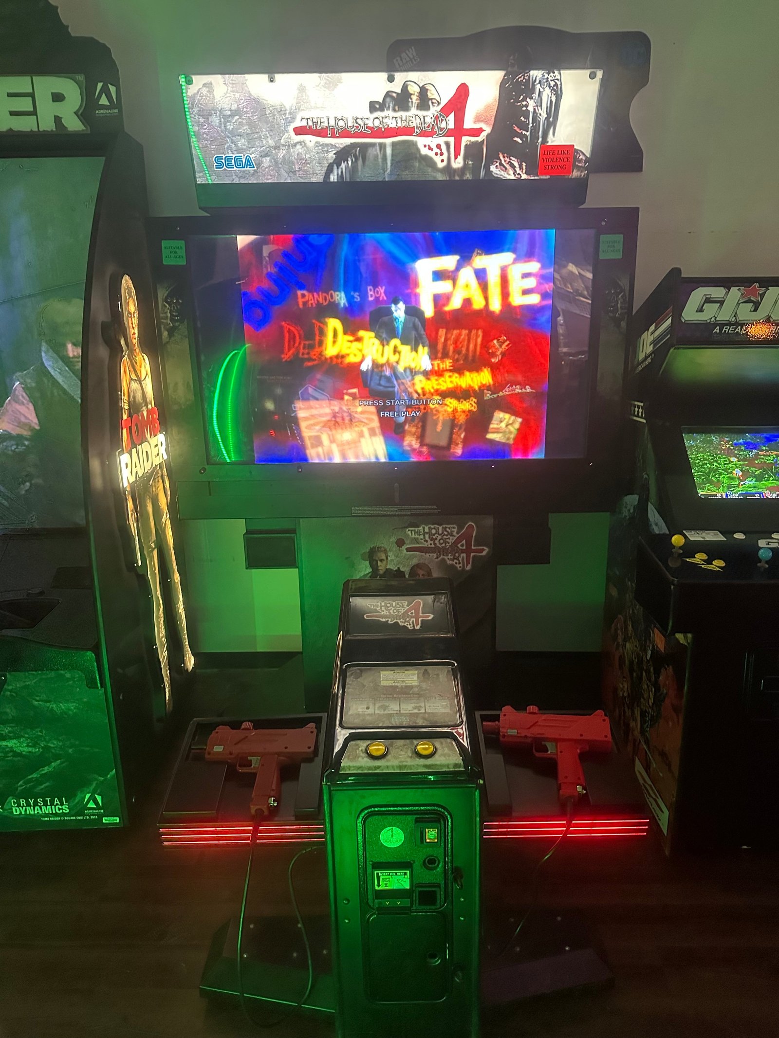 FD1EA5B1-B154-4635-AA06-0EF110268991 SEGA House of the Dead 4 Arcade Game - Image 1