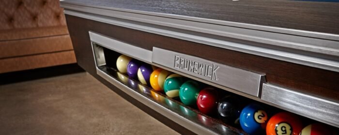 Brunswick Gold Crown VI 8ft American Pool Table With Gully Return - Two Tone Walnut and Espresso - Image 2