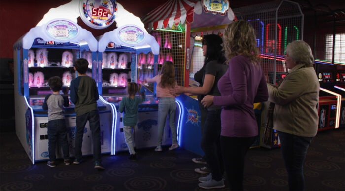ICE Snowball Toss - Image 3