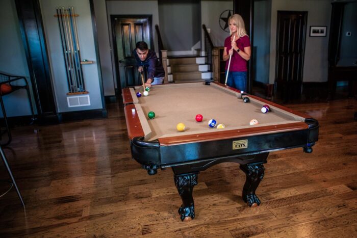Minnesota Fats 7.5' Covington Billiard Table - Image 7