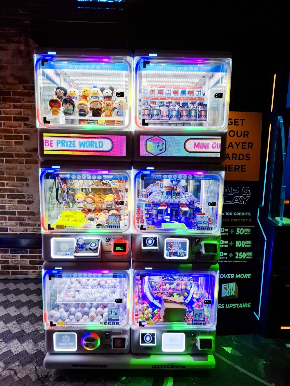 Mini_Cube_Stratford_6_Cube Sega Mini Cube Prize World - Image 1