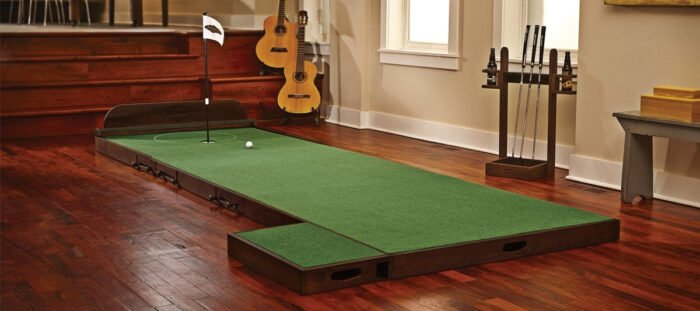 Brunswick Billiards The Macdonald Indoor Putting Green Miniature Golf Set - Image 4