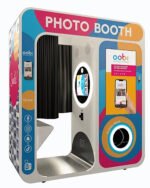 Apple Industries Face Place New Photoma Indoor/Outdoor Photo Booth