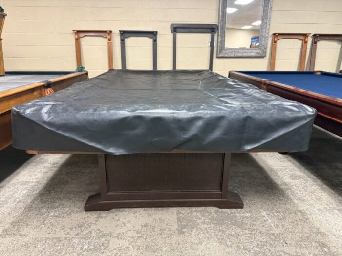 8 1/2 M Pre owned Table Cover - Image 3