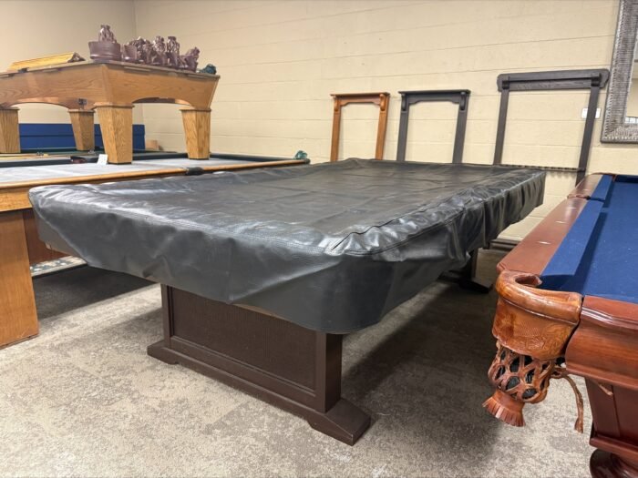 8 1/2 M Pre owned Table Cover - Image 4