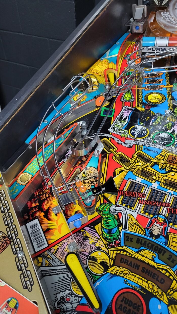 Bally Judge Dredd Pinball - Image 12