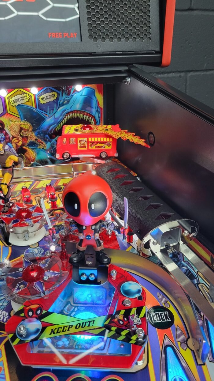 Deadpool Premium pinball by Stern - Image 8
