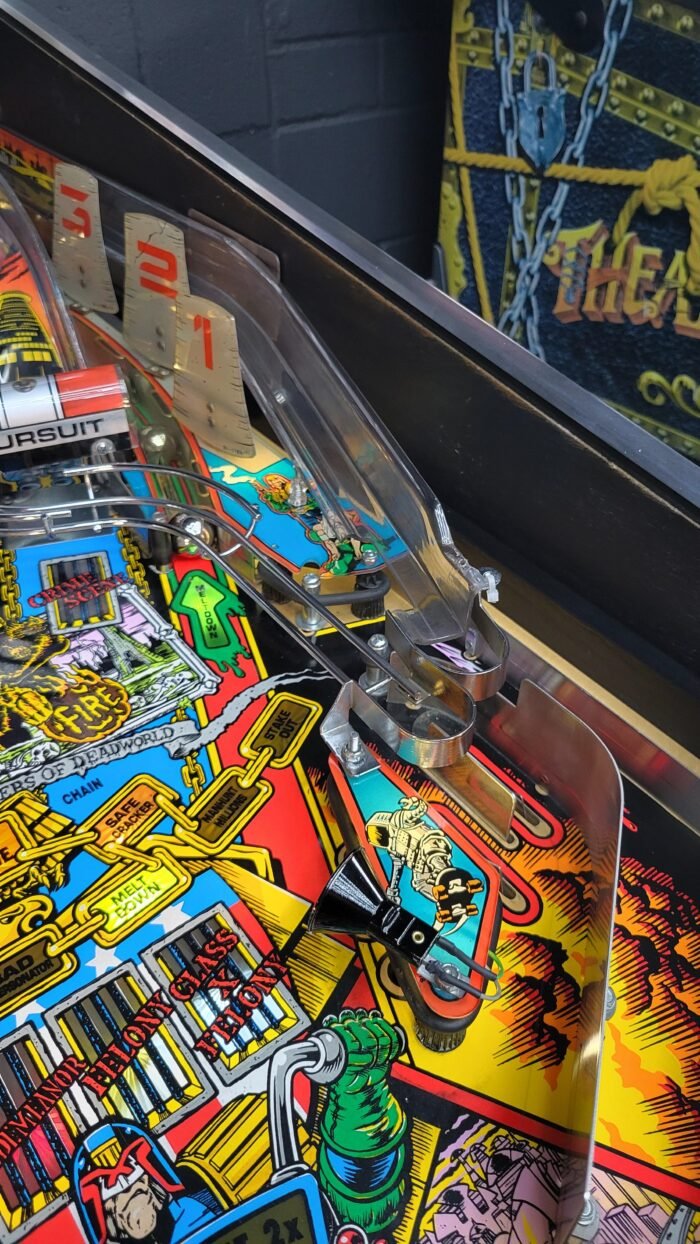 Bally Judge Dredd Pinball - Image 11