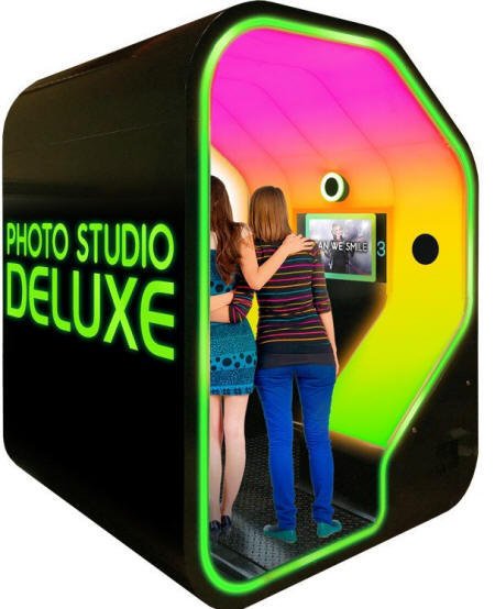 s317479051513018789_p635_i1_w450 Apple Industries Face Place Photo Studio Deluxe - Image 1